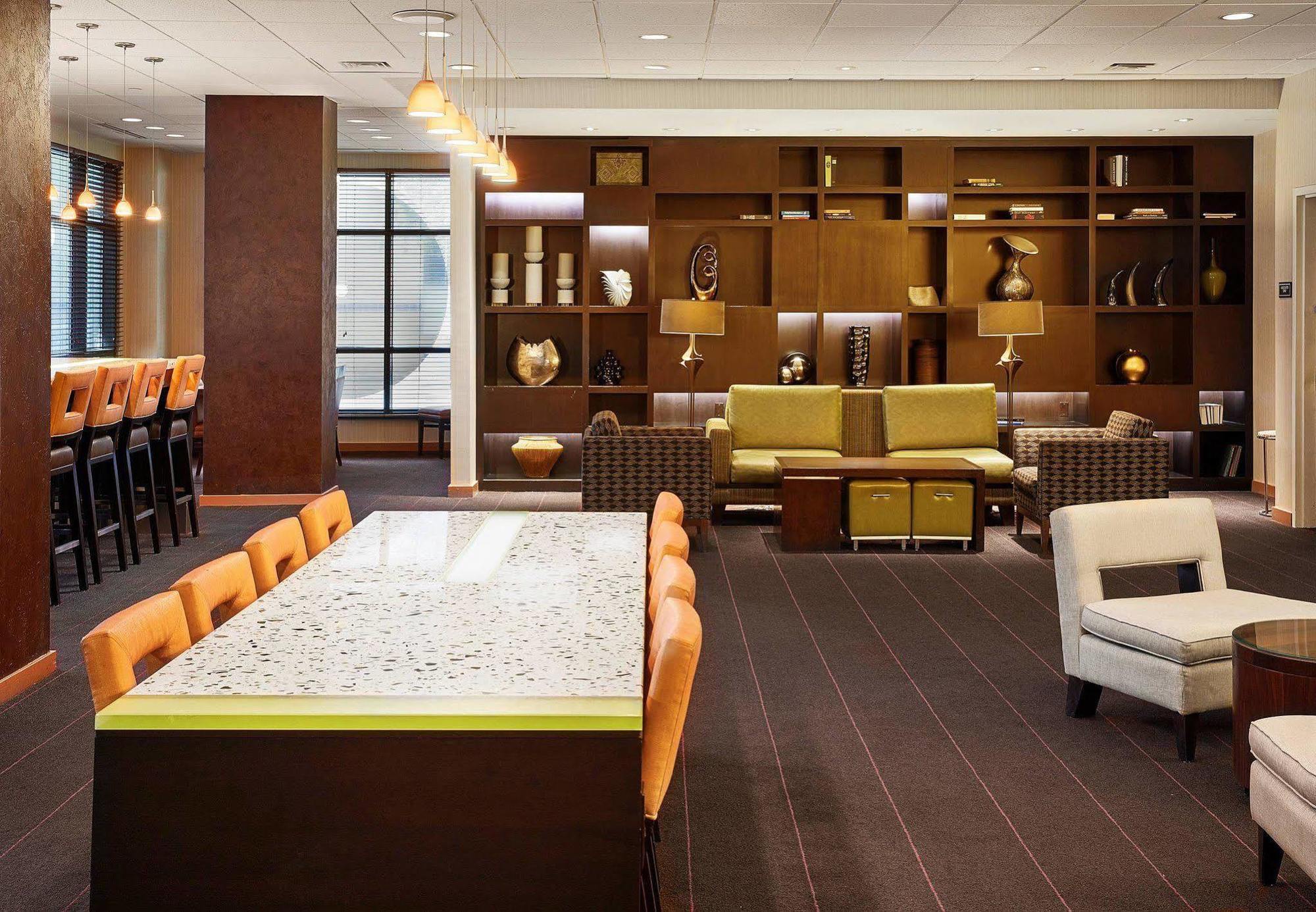 Hotel Downtown / Convention Center Austin